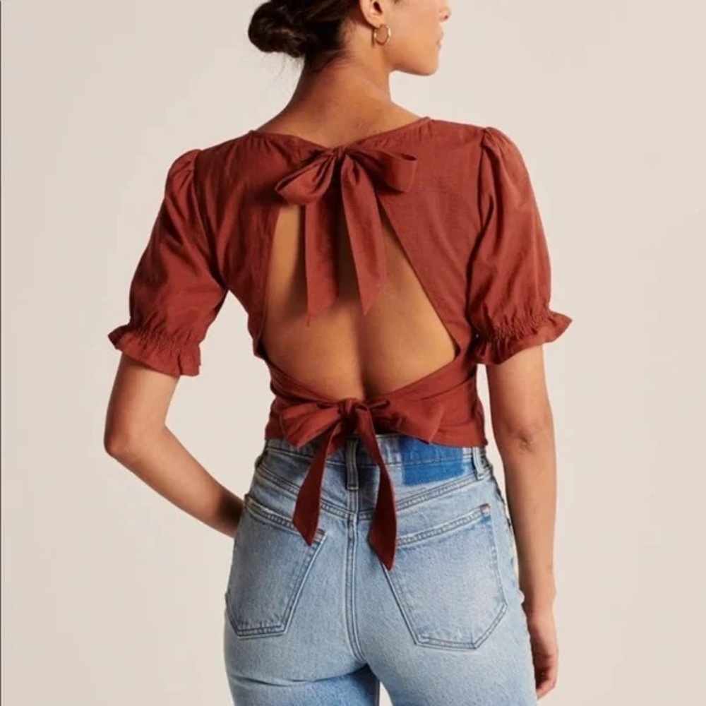 NWT Abercrombie & Fitch Cutout Back Blouse